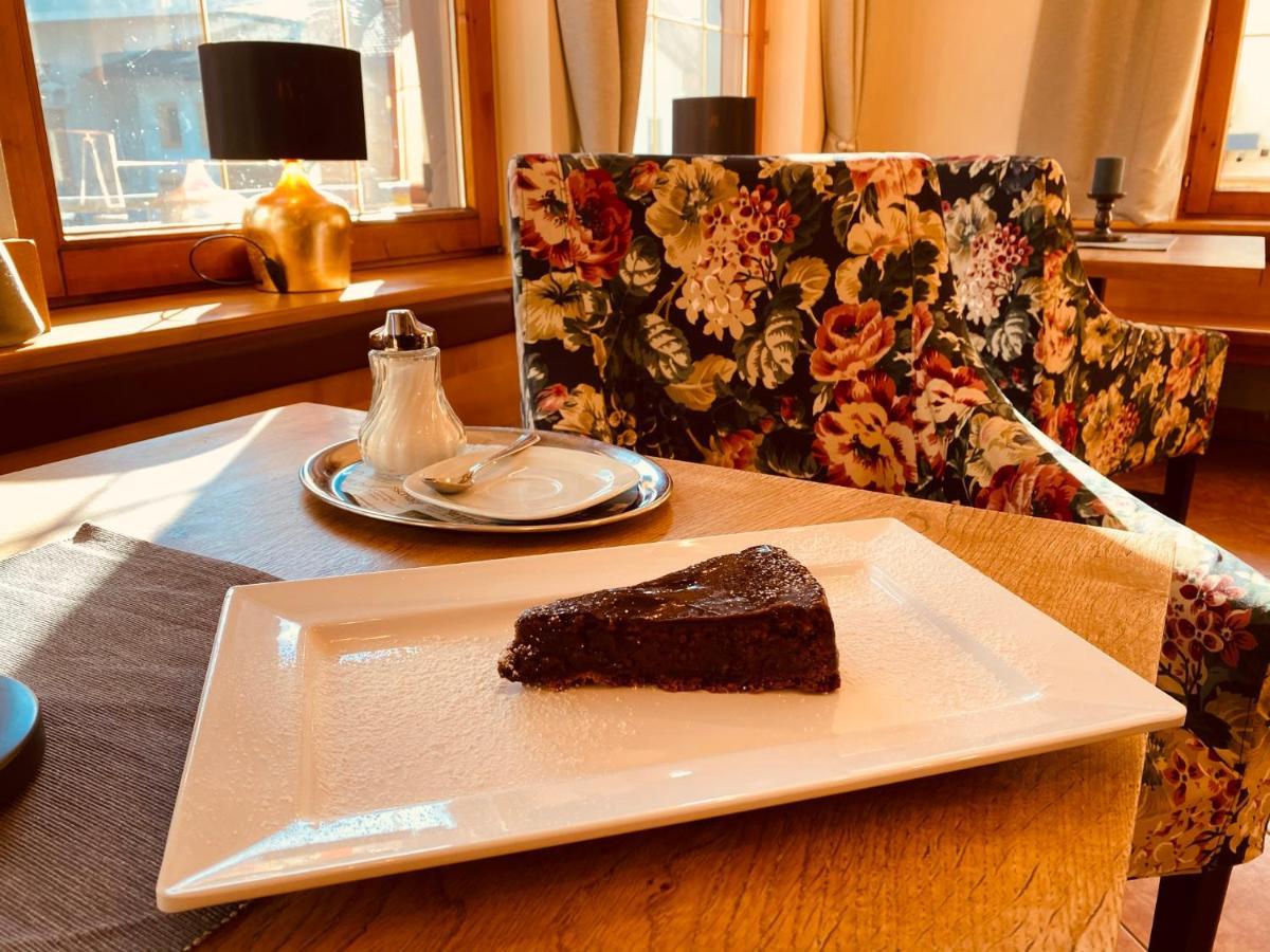 Hotel Standlhof Zillertal อูแดร์นส์ ภายนอก รูปภาพ