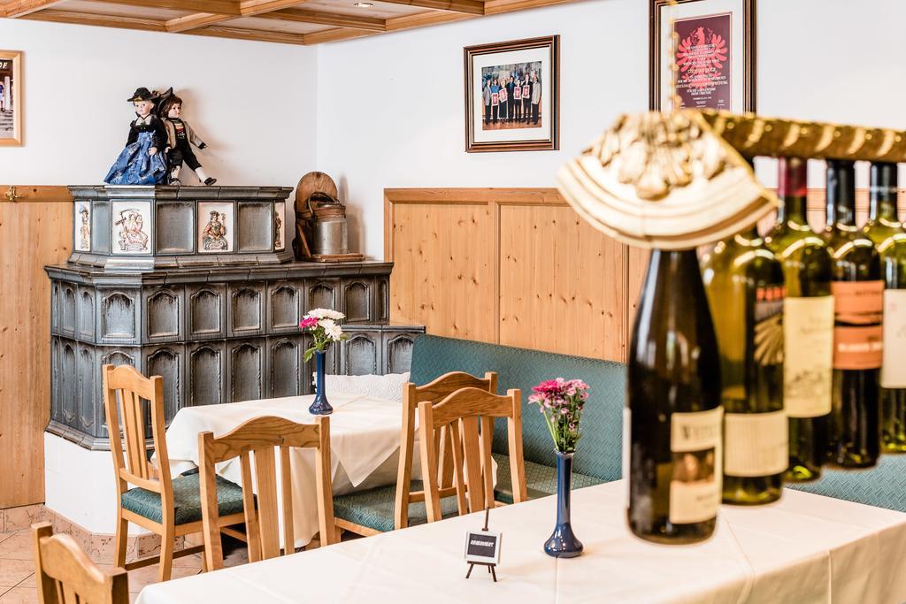 Hotel Standlhof Zillertal อูแดร์นส์ ภายนอก รูปภาพ