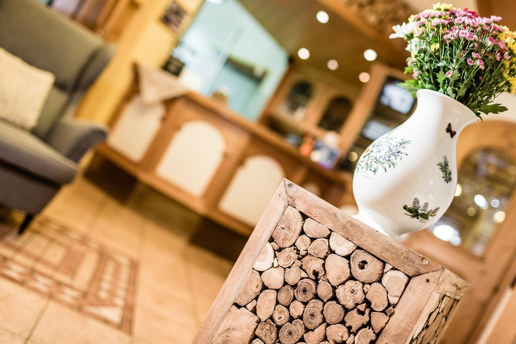 Hotel Standlhof Zillertal อูแดร์นส์ ภายนอก รูปภาพ